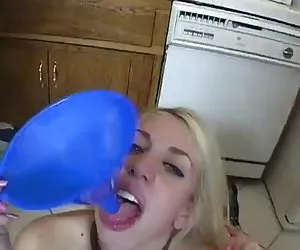 Britney madison bebe así mucho cum ella necesita un embudo