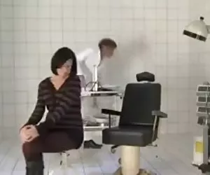 mujer embarazada follada por su médico