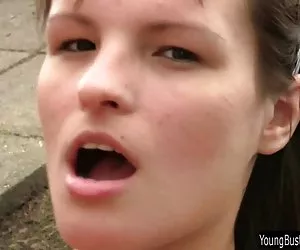 adolescente morena tetona que Rita se la follan al aire libre