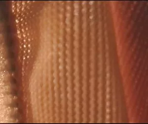 pillado haciéndose una paja con pantys