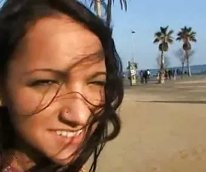 Morena en lugar público