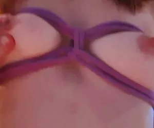 chica caliente con su bf cum corriendo por la pierna. muy caliente!