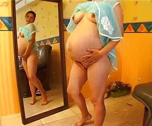 mujer embarazada masturbándose-006