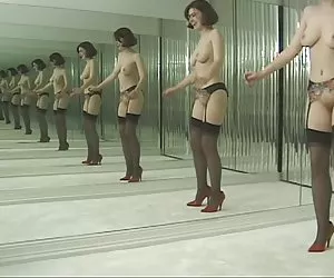 puta en medias tiras antes de espejos vestidor