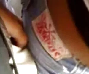 follar culo de morena en el autobús - encoxando morena